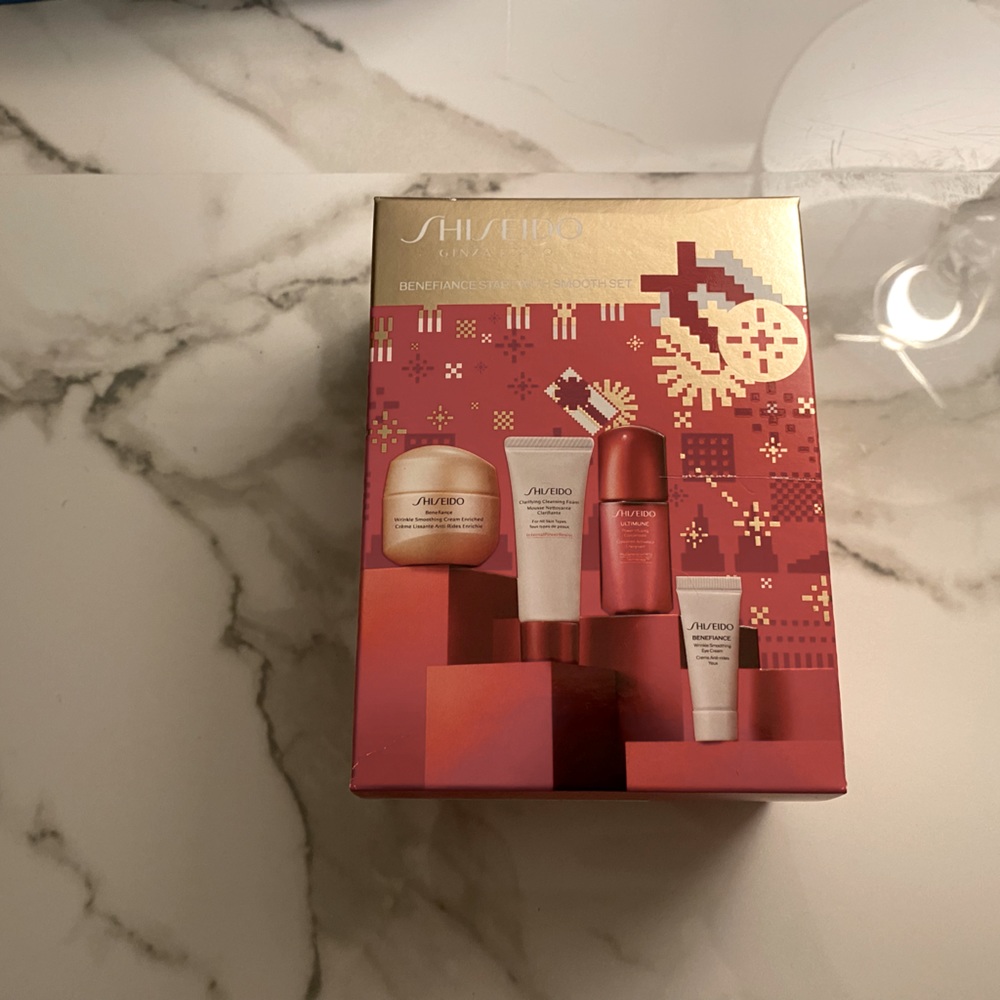 SHISEIDO LUXURY SKINCARE SET